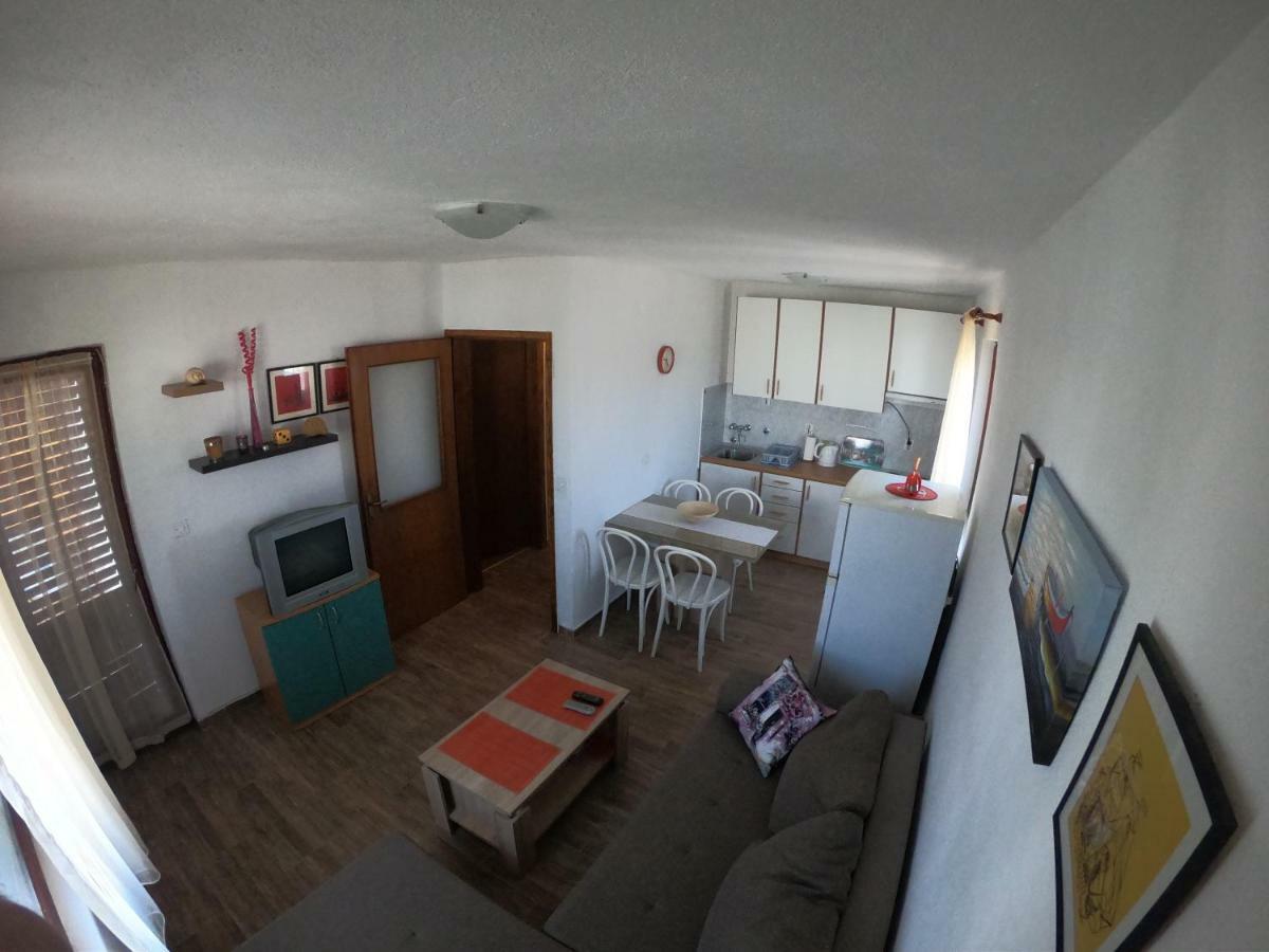 Apartments Delibasic 罗戈兹尼察 外观 照片